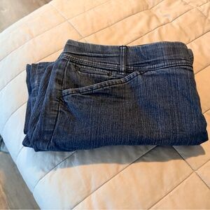 Classic Blue Women's Cropped Jeans